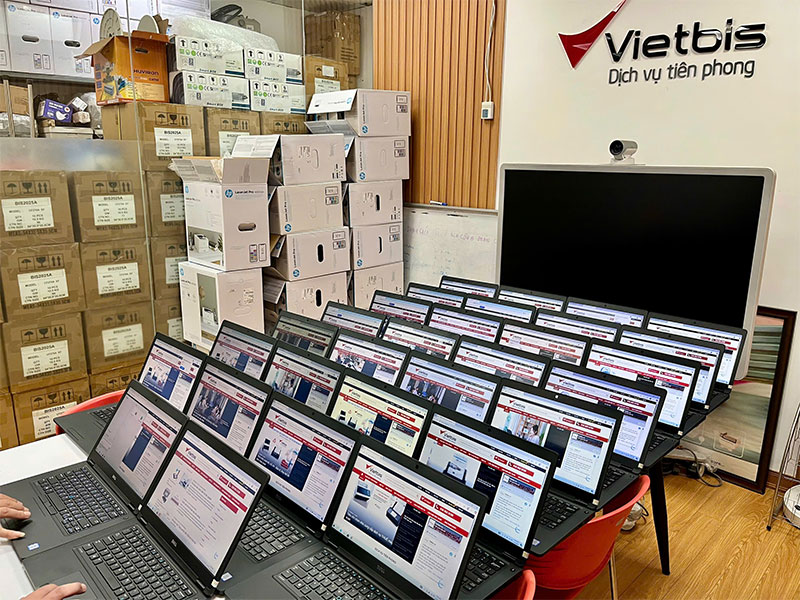 Thuê laptop phục vụ thi AI